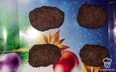 Сформировать готовые пирожные. 