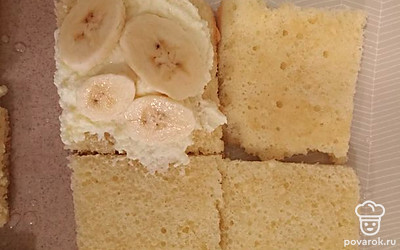 Также можно положить в пирожные бананы, для любителей.