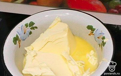 Растопите сливочное масло