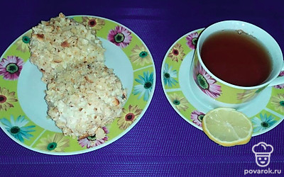 Подавайте готовые пирожные с чашечкой ароматного чая, присыпьте сахарной пудрой и наслаждайтесь вкусным чаепитием в кругу семьи.