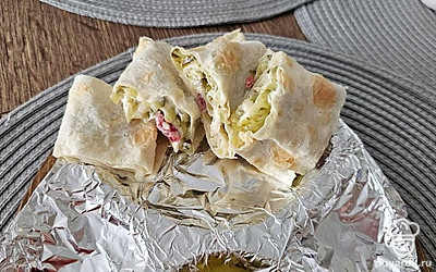 Разрежьте на порционные куски.