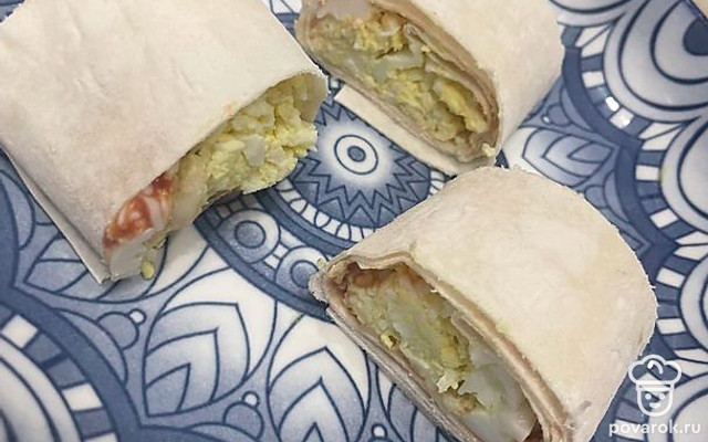 Закуска «Рулет с яйцом и чесноком» — Рецепт с фото