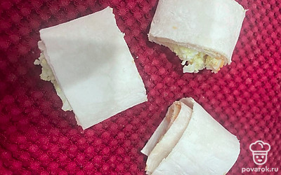 Разрежьте на кусочки шириной 3-4 сантиметра.