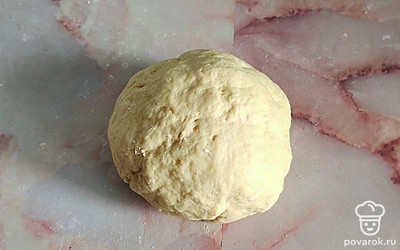 Готовое тесто убираем в пакет. Даем ему отдохнуть. 