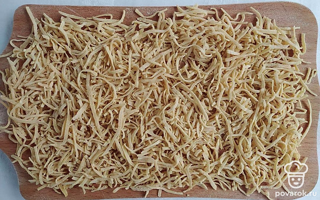 Постная домашняя лапша — Рецепт с фото