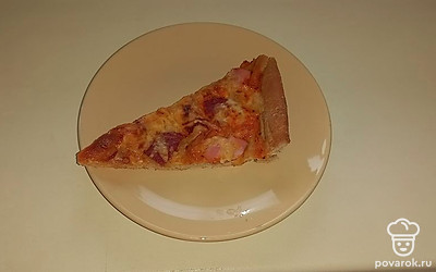 Вот такая пицца у меня получилась, любят все её и взрослые и дети! Корочка получается именно хрустящая за счет добавления цельнозерновой муки.