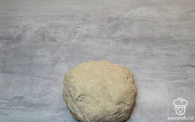 Замесить тесто.