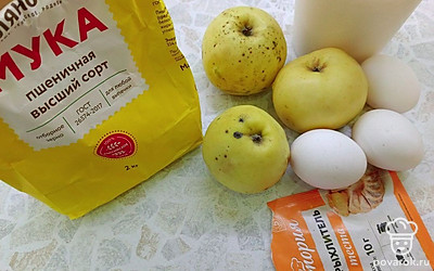 Подготовьте все ингредиенты. Возьмите яблоки кислых сортов.