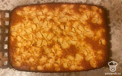 Запекайте на 35-40 минут при 180-185 градусах. На поверхности должны образоваться пузырьки.