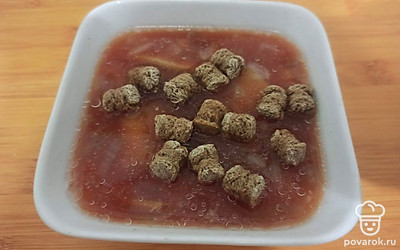 Подавайте блюдо, украсив пшеничными отрубями.