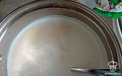 Для большей мягкости начинки добавьте 200 миллилитров козьего молока.