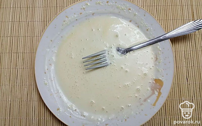 Все ингредиенты перемешайте до однородной консистенции.