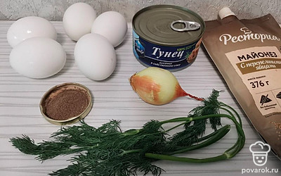 Подготовьте все ингредиенты. Яйца отварите вкрутую и остудите. 