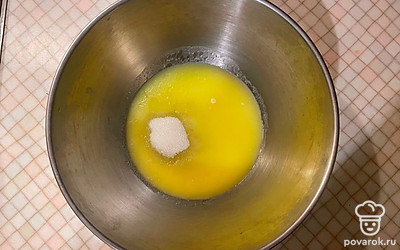 Добавьте сахар.