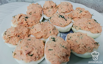 Закуска из яиц готова. Приятного аппетита! 