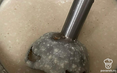 Пробейте массу блендером.