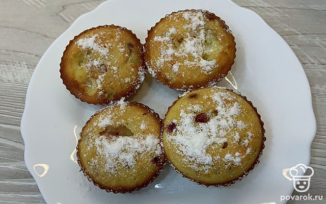 Мини-манники на кефире с красной смородиной — Рецепт с фото