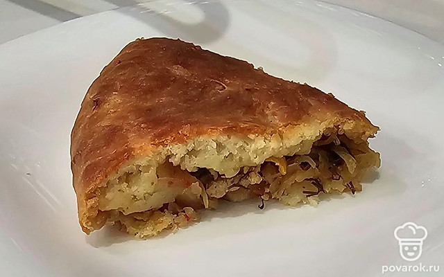 Капустный пирог с фаршем, грибами и зеленью — Рецепт с фото