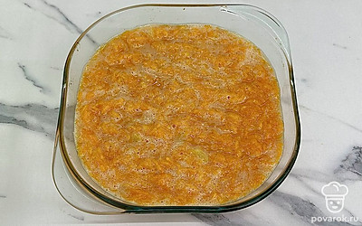 Вылить начинку.