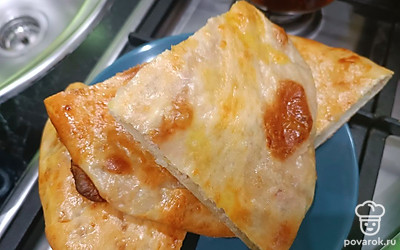 Прошло 30 минут. Наш пирог готов! Приятного аппетита! 