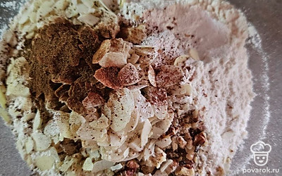 Соедините все сухие ингредиенты.