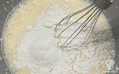 Вводим муку.