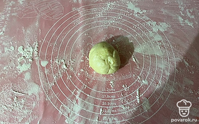 Подготовьте песочное тесто. 