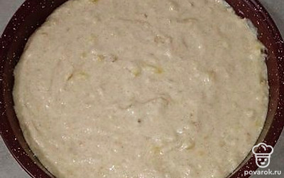 Выложить в форму и поставить в духовку при 170 градусах примерно на 1 час. 