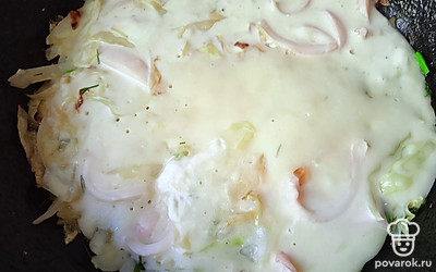 Накройте крышкой и готовьте пять минут.