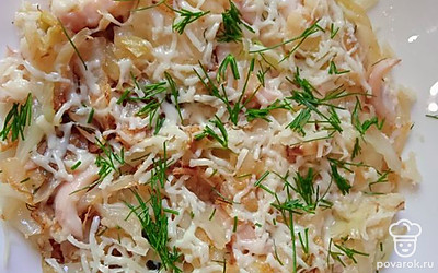 Подавайте, посыпав укропом. 