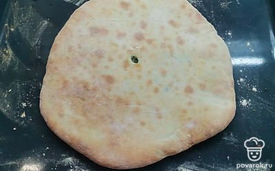 Выпекать при 190-200 градусах на режиме «Горячий воздух» до зарумянивания. 