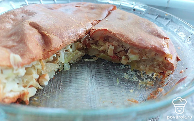 Заливной пирог с капустой, луком и яйцом — Рецепт с фото