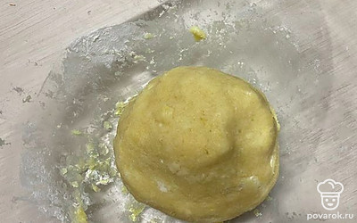 Тесто убираем в холодильник на 30 минут.