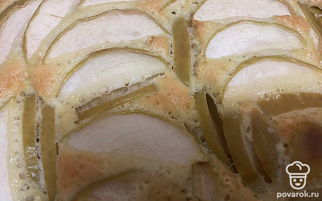 Пирог с яблоками из трех ингредиентов — Рецепт с фото