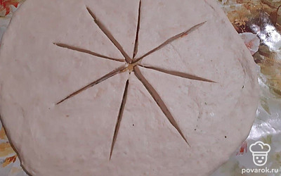 Тесто раскатываем и нарезаем как на фото.