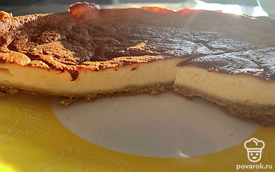 Выпекать в духовке при 180 градусах 45-50 минут.