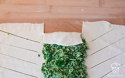 Сначала заверните верхний край.