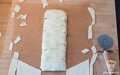 В конце заверните нижний край. 