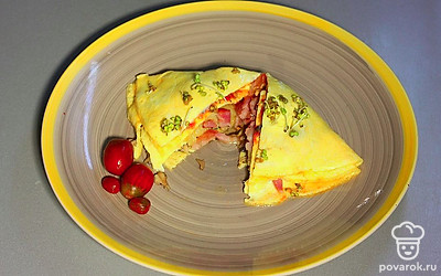 Украсьте блюдо микрозеленью. Подавайте с помидорами черри. Это блюдо станет настоящим праздником для вашего стола, добавит изысканности каждому обеду или ужину. Не упустите возможность попробовать нечто особенное, что оставит неизгладимое впечатление.