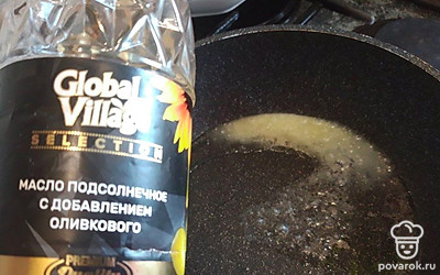 Добавьте 1 столовую ложку растительного масла.