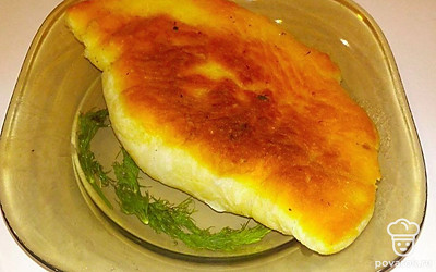 Готовое блюдо можете украсить свежей зеленью или подавать на стол с любимым соусом.