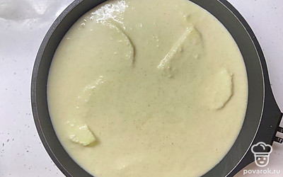 Разогрейте духовку до 180С и отправьте форму с заготовкой запекаться, в течение 45 минут. Готовый манник аккуратно достаньте из духовки, дайте остыть и извлеките из формы.