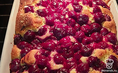 Выпекать в духовке на 180 градусов около 40 минут.