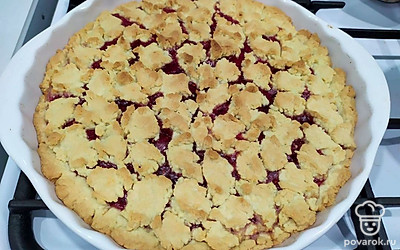 Достать из духовки и дать остыть. Потом можно нарезать на порционные кусочки.