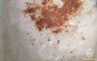 Тщательно перемешать. Добавить корицу и ещё раз перемешать. Поставить на максимальную мощность в микроволновку до готовности.