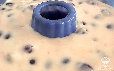 Выпекать в силиконовой форме при температуре 170 градусов 40 минут.