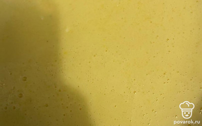 Всыпайте в смесь и тщательно мешайте.