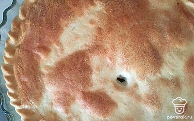 Выпекайте в разогретой до 180 °С духовке около 40 минут.