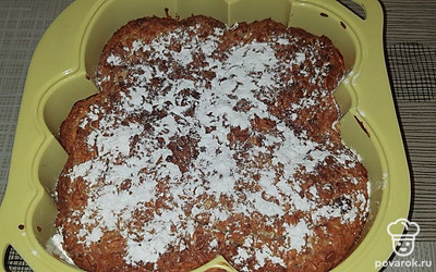 Остудите, посыпьте сахарной пудрой или сухим молоком.