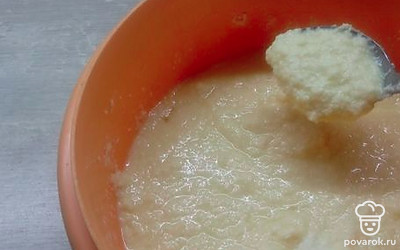 Для приготовления начинки смешайте все ингредиенты, пробейте блендером, масса жидкая.